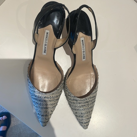 Manolo Blahnik
Tweed Pattern Slingback Pumps
Size: 40 1/2 - Picture 6 of 6